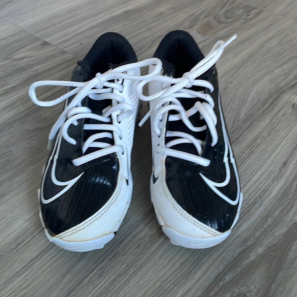 Boys baseball cleats